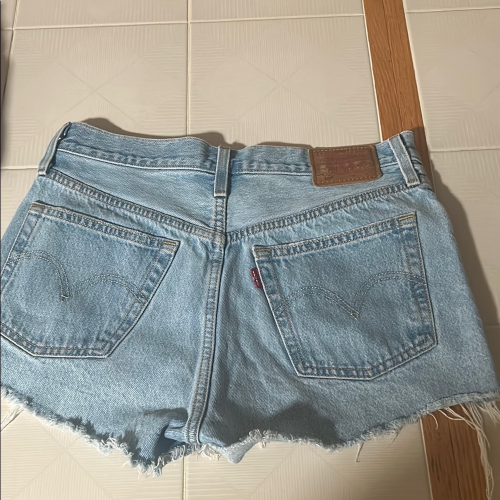 Levi's Women's Light Blue Denim Shorts size 27